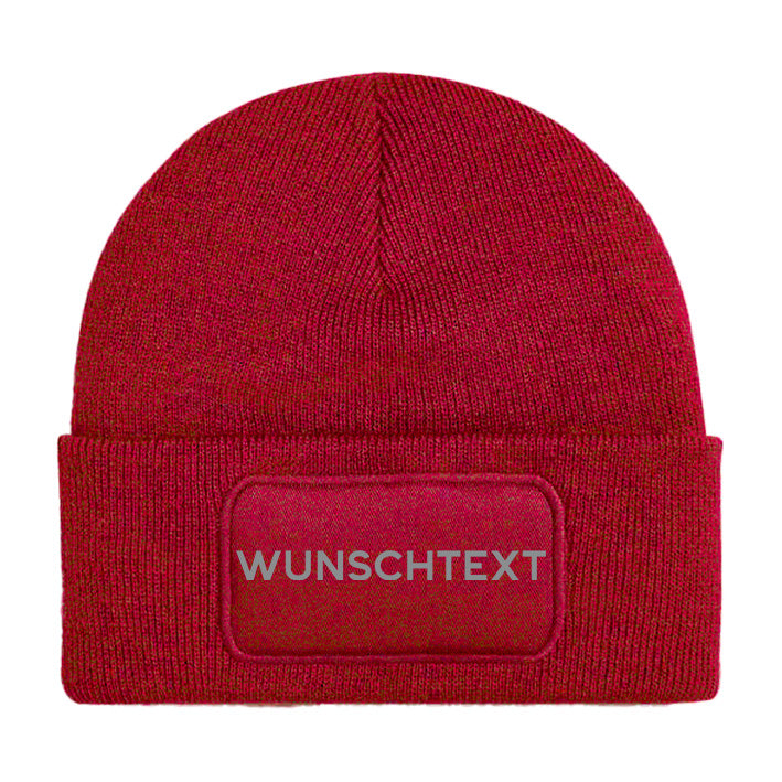 Personalisierbare Mütze für Damen und Herren in rot – Wunschtext, Wunschfarbe und Wunschbild frei wählbar.