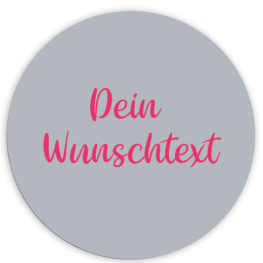 Hellgrauer Tassenuntersetzer mit Wunschtext in Wunschschriftfarbe und Wunschschrift – personalisiertes Geschenk für Tierliebhaber und Bürohelden